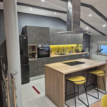 Appartement With Wifi - 16451 Crikvenica